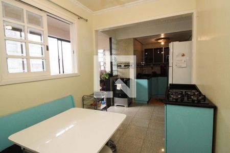 Apartamento à venda com 135m², 3 quartos e sem vaga Apartamento à venda com 135m², 3 quartos e sem vagaCozinha
