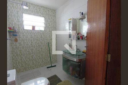 Casa à venda com 144m², 3 quartos e 4 vagasBanheiro social