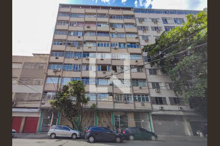 Apartamento à venda com 30m², 1 quarto e sem vaga Apartamento à venda com 30m², 1 quarto e sem vagaFachada e portaria