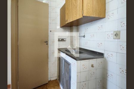 Apartamento à venda com 30m², 1 quarto e sem vaga Apartamento à venda com 30m², 1 quarto e sem vagaCozinha e Área de Serviço