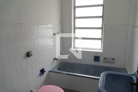 Apartamento para alugar com 105m², 2 quartos e sem vagaBanheiro