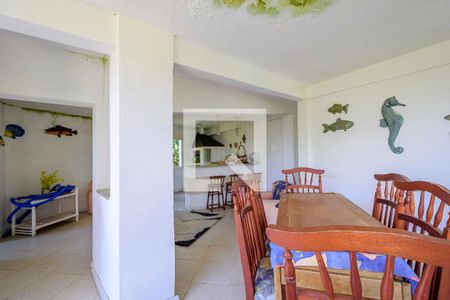 Casa à venda com 347m², 4 quartos e 3 vagas Casa à venda com 347m², 4 quartos e 3 vagasChurrasqueira