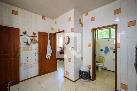 Casa à venda com 347m², 4 quartos e 3 vagas Casa à venda com 347m², 4 quartos e 3 vagasÁrea de Serviço