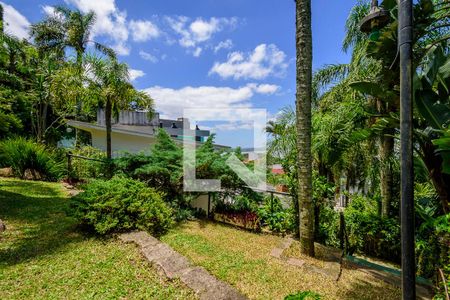 Casa à venda com 347m², 4 quartos e 3 vagas Casa à venda com 347m², 4 quartos e 3 vagasChurrasqueira