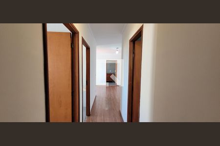 Corredor de apartamento à venda com 2 quartos, 88m² em Vila Itapura, Campinas