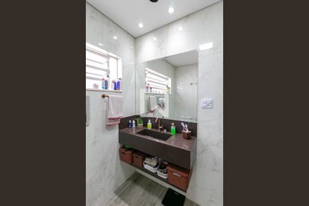 Casa à venda com 195m², 4 quartos e 3 vagasBanheiro da Suíte