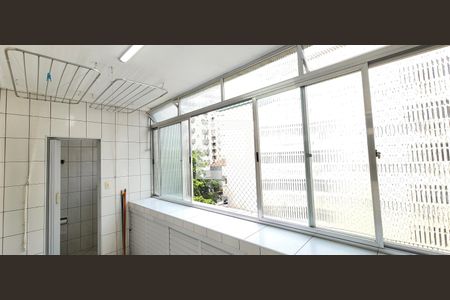 Apartamento para alugar com 110m², 3 quartos e 1 vagaÁrea de Serviço