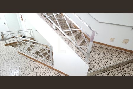 Apartamento para alugar com 110m², 3 quartos e 1 vagaEscada