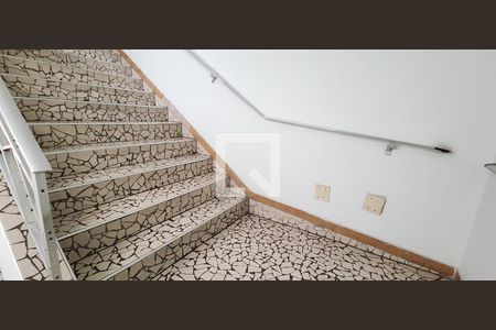 Apartamento para alugar com 110m², 3 quartos e 1 vagaEscada