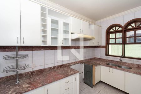 Casa à venda com 380m², 5 quartos e 2 vagasCozinha