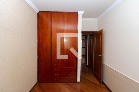 Casa à venda com 380m², 5 quartos e 2 vagasQuarto 2