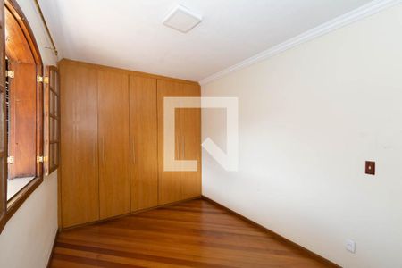 Casa à venda com 380m², 5 quartos e 2 vagasQuarto 1