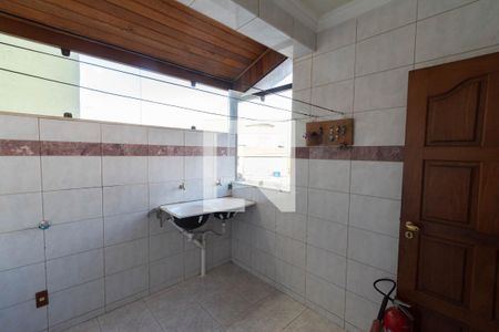 Casa à venda com 380m², 5 quartos e 2 vagasÁrea de Serviço 2