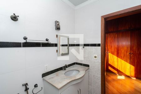 Casa à venda com 380m², 5 quartos e 2 vagasBanheiro da Suíte 2