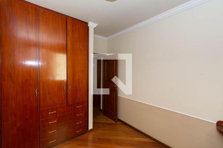 Casa à venda com 380m², 5 quartos e 2 vagasQuarto 2