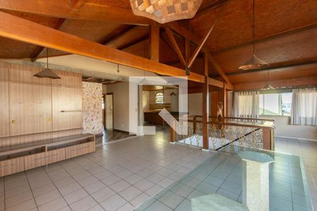 Casa à venda com 380m², 5 quartos e 2 vagasSalão Superior