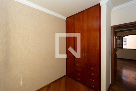 Casa à venda com 380m², 5 quartos e 2 vagasQuarto 2
