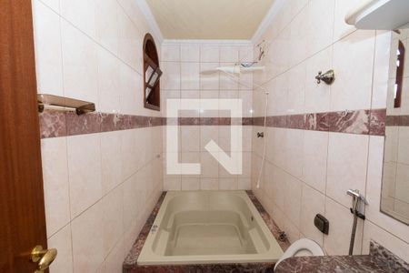 Casa à venda com 380m², 5 quartos e 2 vagasBanheiro da Suíte 1