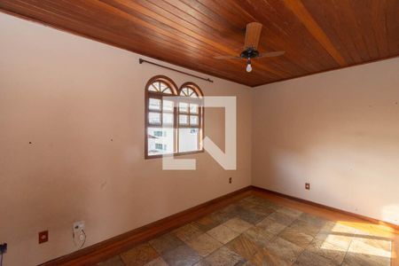Casa à venda com 380m², 5 quartos e 2 vagasQuarto 3 - Superior
