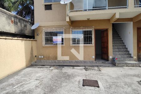 Casa de condomínio para alugar com 90m², 2 quartos e 1 vaga Casa de condomínio para alugar com 90m², 2 quartos e 1 vagaFachada