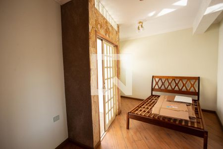 Casa à venda com 150m², 4 quartos e 2 vagas Casa à venda com 150m², 4 quartos e 2 vagasEdícula Sala