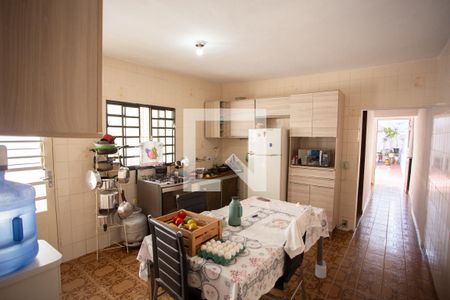 Casa à venda com 150m², 4 quartos e 2 vagas Casa à venda com 150m², 4 quartos e 2 vagasCozinha