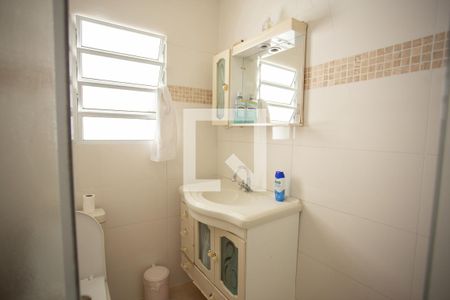 Casa à venda com 150m², 4 quartos e 2 vagas Casa à venda com 150m², 4 quartos e 2 vagasBanheiro 1