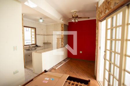 Casa à venda com 150m², 4 quartos e 2 vagas Casa à venda com 150m², 4 quartos e 2 vagasEdícula Sala