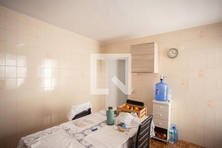 Casa à venda com 150m², 4 quartos e 2 vagas Casa à venda com 150m², 4 quartos e 2 vagasCozinha