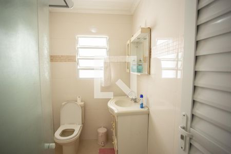 Casa à venda com 150m², 4 quartos e 2 vagas Casa à venda com 150m², 4 quartos e 2 vagasBanheiro 1