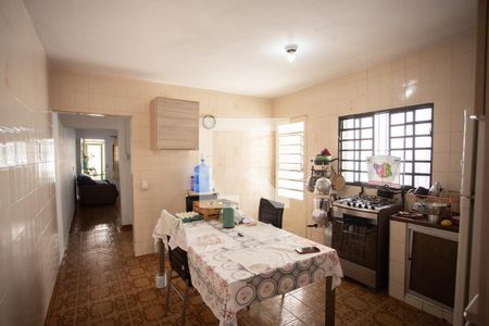 Casa à venda com 150m², 4 quartos e 2 vagas Casa à venda com 150m², 4 quartos e 2 vagasCozinha