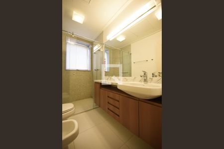 Apartamento à venda com 450m², 4 quartos e 5 vagasBanheiro Suíte 3