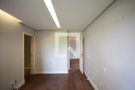Apartamento à venda com 450m², 4 quartos e 5 vagasCorredor