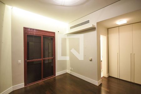 Apartamento à venda com 450m², 4 quartos e 5 vagasSuíte 3