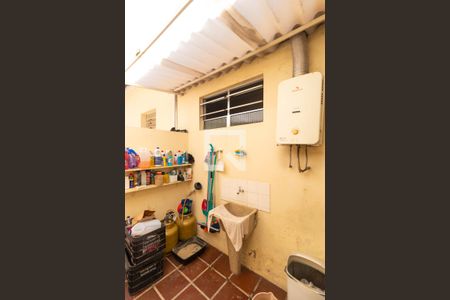 Casa à venda com 340m², 4 quartos e 5 vagas Casa à venda com 340m², 4 quartos e 5 vagasÁrea de Serviço 01