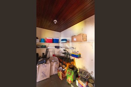 Casa à venda com 340m², 4 quartos e 5 vagas Casa à venda com 340m², 4 quartos e 5 vagasCozinha da Edícula