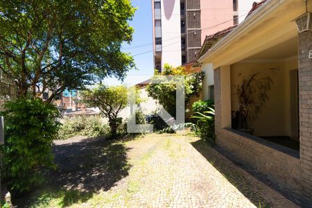Casa à venda com 340m², 4 quartos e 5 vagas Casa à venda com 340m², 4 quartos e 5 vagasQuintal