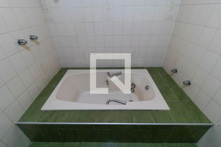 Casa à venda com 340m², 4 quartos e 5 vagas Casa à venda com 340m², 4 quartos e 5 vagasBanheiro da Suíte