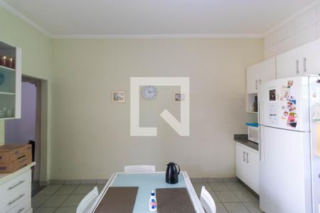 Casa à venda com 340m², 4 quartos e 5 vagas Casa à venda com 340m², 4 quartos e 5 vagasCozinha