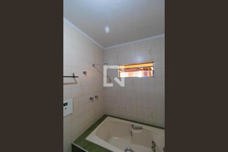 Casa à venda com 340m², 4 quartos e 5 vagas Casa à venda com 340m², 4 quartos e 5 vagasBanheiro da Suíte