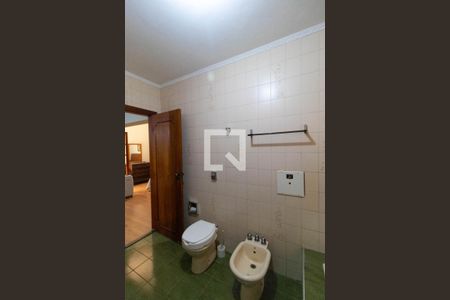 Casa à venda com 340m², 4 quartos e 5 vagas Casa à venda com 340m², 4 quartos e 5 vagasBanheiro da Suíte