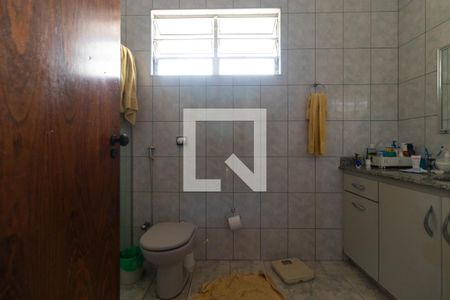 Casa à venda com 340m², 4 quartos e 5 vagas Casa à venda com 340m², 4 quartos e 5 vagasBanheiro