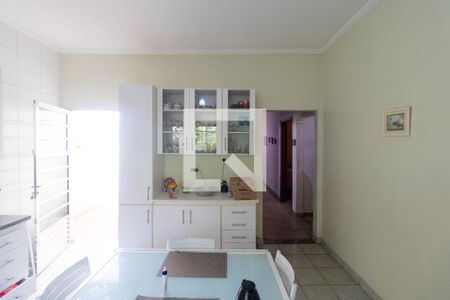 Casa à venda com 340m², 4 quartos e 5 vagas Casa à venda com 340m², 4 quartos e 5 vagasCozinha