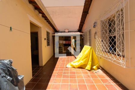 Casa à venda com 340m², 4 quartos e 5 vagas Casa à venda com 340m², 4 quartos e 5 vagasQuintal