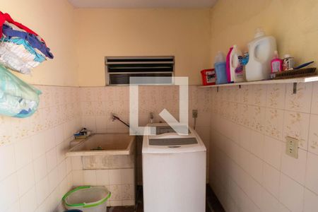 Casa à venda com 340m², 4 quartos e 5 vagas Casa à venda com 340m², 4 quartos e 5 vagasÁrea de Serviço 02