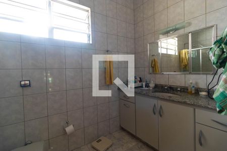 Casa à venda com 340m², 4 quartos e 5 vagas Casa à venda com 340m², 4 quartos e 5 vagasBanheiro