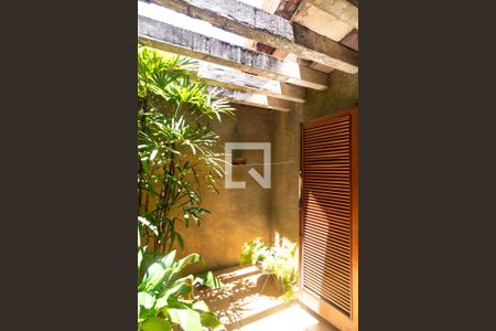 Casa à venda com 340m², 4 quartos e 5 vagas Casa à venda com 340m², 4 quartos e 5 vagasJardim de Inverno da Suíte