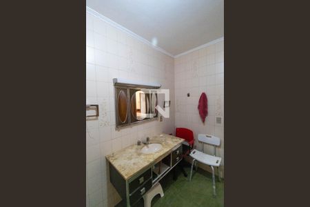 Casa à venda com 340m², 4 quartos e 5 vagas Casa à venda com 340m², 4 quartos e 5 vagasBanheiro da Suíte