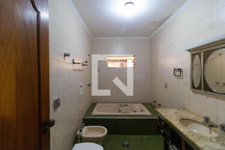 Casa à venda com 340m², 4 quartos e 5 vagas Casa à venda com 340m², 4 quartos e 5 vagasBanheiro da Suíte