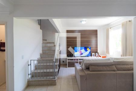 Sala de casa de condomínio à venda com 3 quartos, 107m² em Fazenda Santa Cândida, Campinas